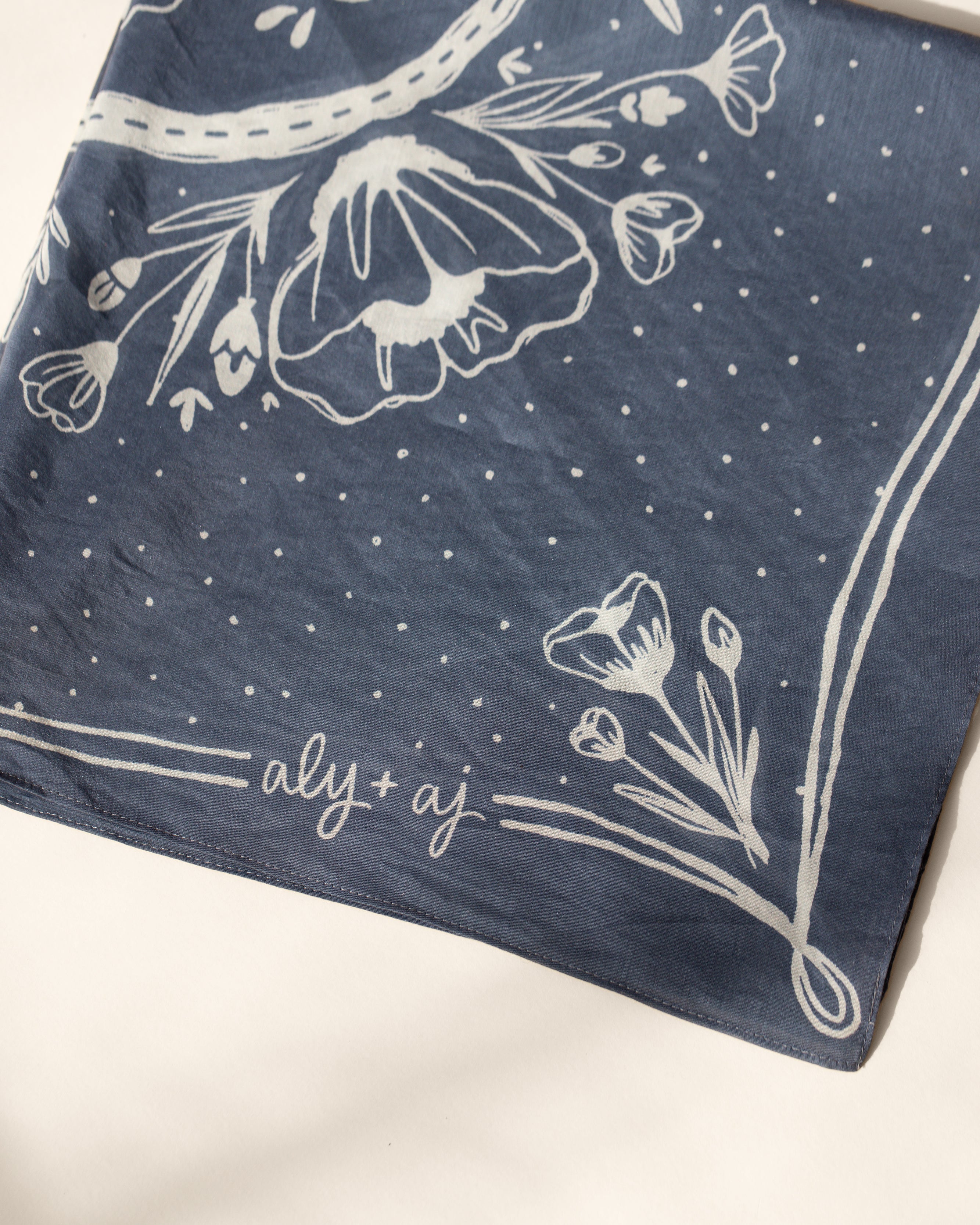 Mementos Bandana - Image 5