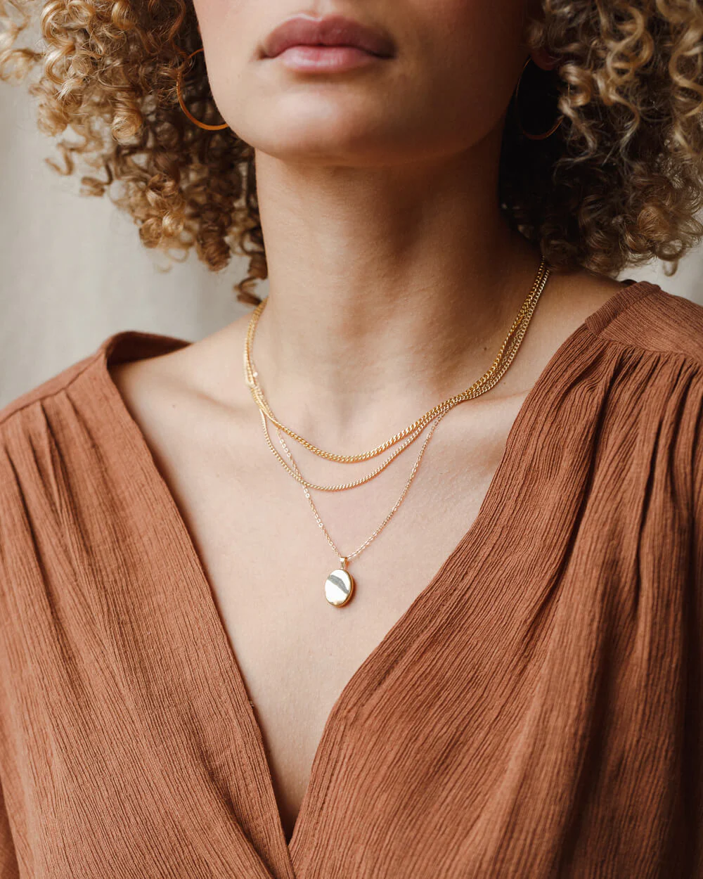 Oval Locket Necklace - Image 4