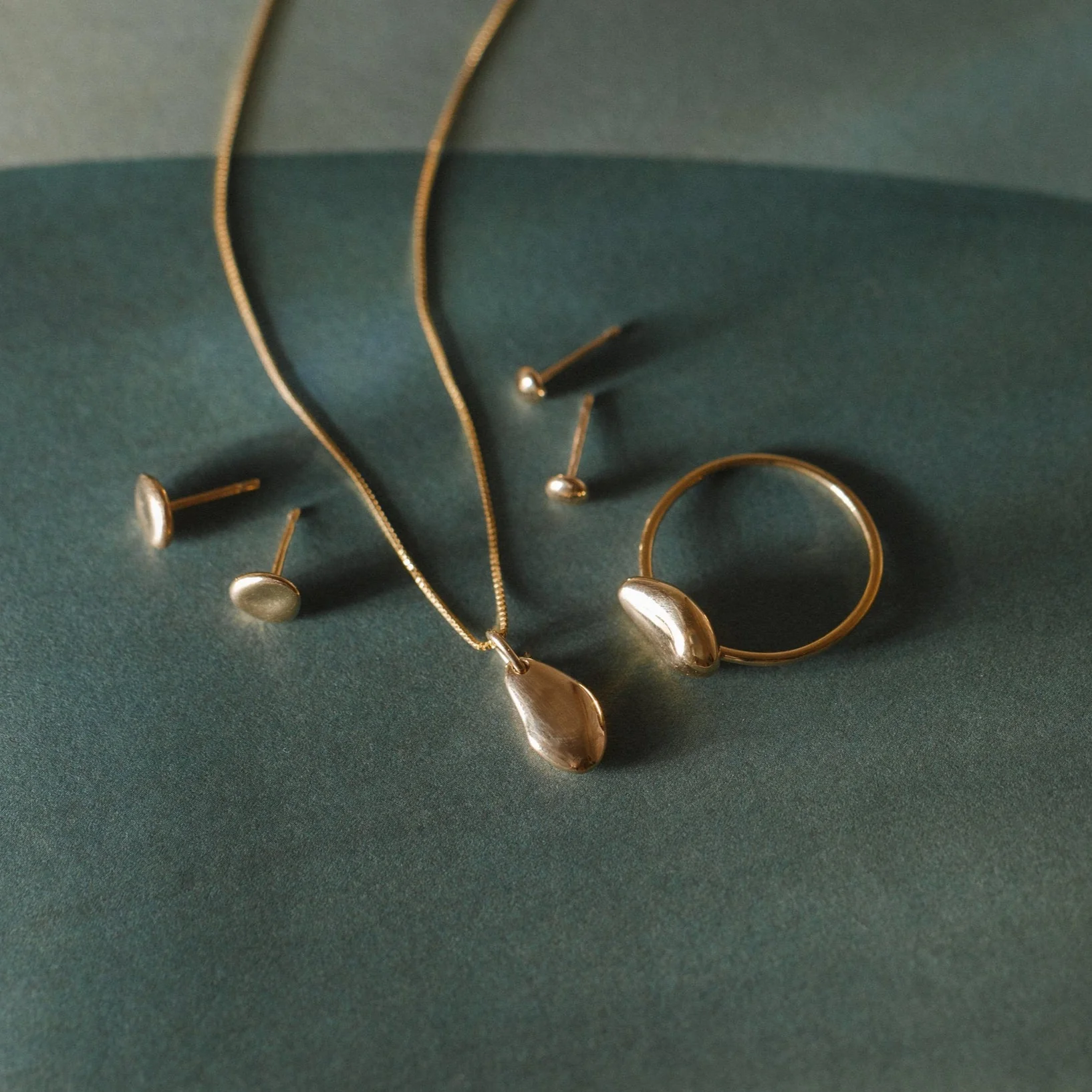 Solid Gold Worry Stone Ring - Image 5