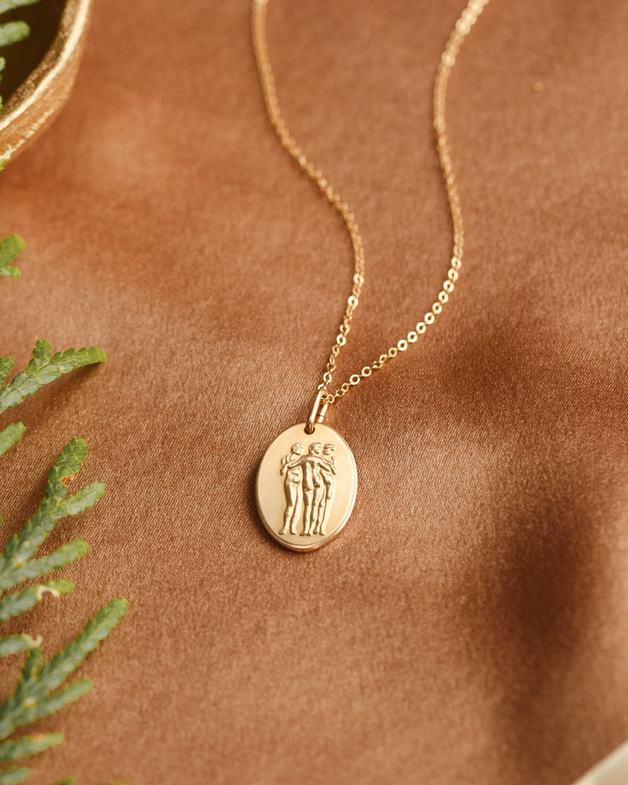 Three Graces Necklace - Image 12